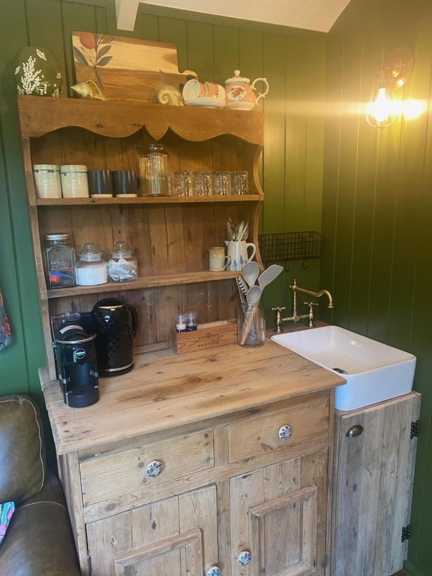 The Goose Nest Luxury Lakeside Shepherd Hut In Cardinham Woods, Cornwall ภายนอก รูปภาพ